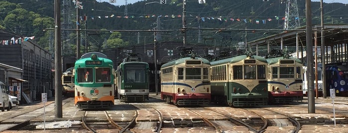 とさでん交通 桟橋車庫 is one of สถานที่ที่ ヤン ถูกใจ.