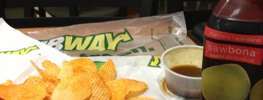SUBWAY is one of Omarさんのお気に入りスポット.