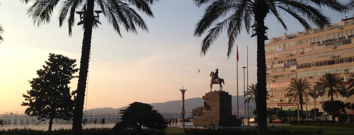 Place Cumhuriyet is one of Veni Vidi Vici İzmir 2.