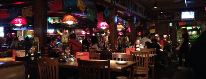Applebee's Grill + Bar is one of Orte, die Libby gefallen.