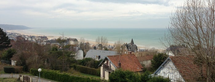 Blonville-sur-Mer is one of Trip Normandy.