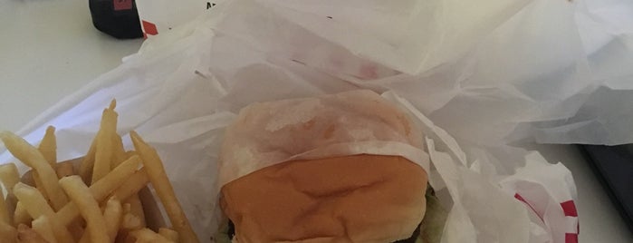 EZ Burger is one of Hashimさんのお気に入りスポット.