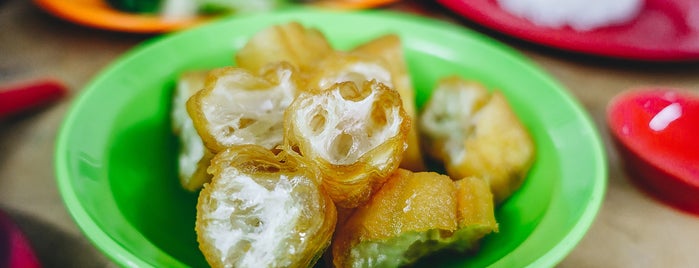 Restoran Ah Ping Bah Kut Teh (梳邦阿彬肉骨茶) is one of KL food list.