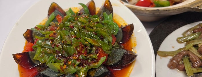 Rong Cheng House 朵頤食府 is one of J 님이 좋아한 장소.