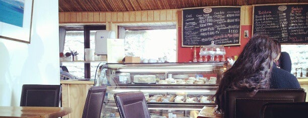 Café - Pastelería Holzer Coyhaique is one of Tempat yang Disimpan Fran!.