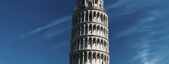 Torre de Pisa is one of Go Ahead, Be A Tourist.