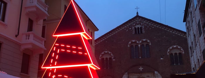 Piazza San Simpliciano is one of milano.