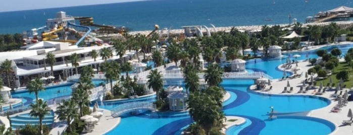 Sueno Hotels Deluxe Belek is one of Ö: сохраненные места.