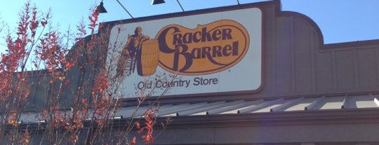 Cracker Barrel Old Country Store is one of สถานที่ที่ Sandra ถูกใจ.