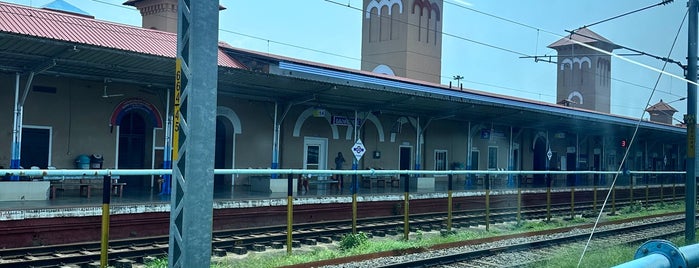 Calicut Railway Station is one of Mangalore Madurai Railway stations.