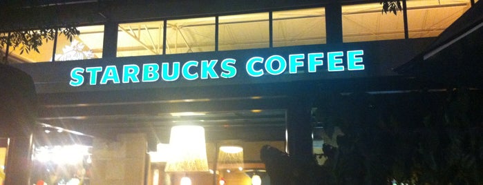 Starbucks is one of On prends du café et du thé.