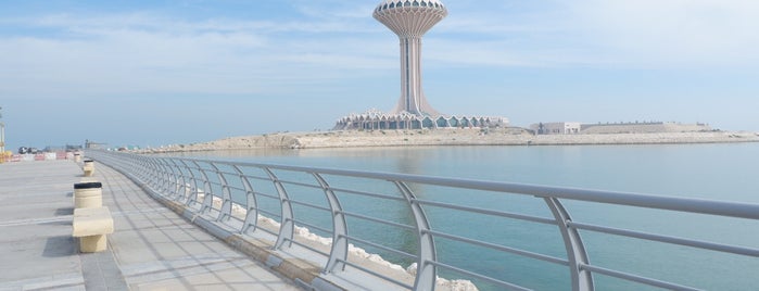 Khobar Corniche is one of Orte, die Jed gefallen.