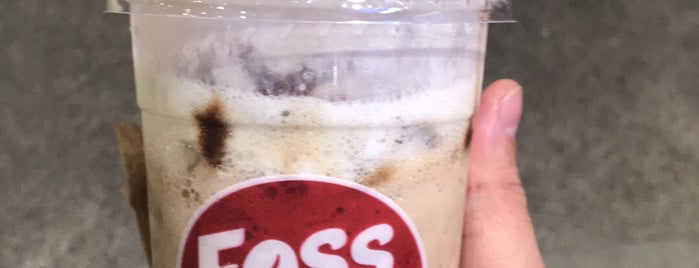 Foss Coffee is one of Tempat yang Disukai Jed.