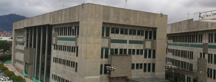 Fiscalia General De La Nación is one of Tempat yang Disukai Fortunato.