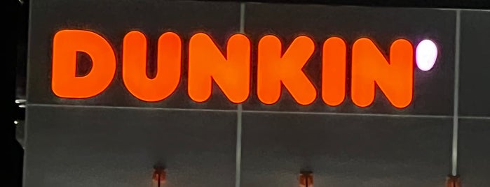 Dunkin’ is one of Doug'un Beğendiği Mekanlar.