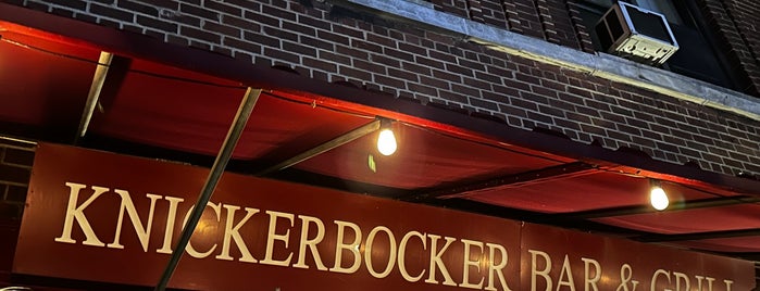 Knickerbocker Bar & Grill is one of Lieux qui ont plu à Gabbie.