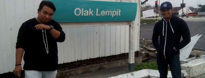 Petronas Olak Lempit is one of Petrol,Diesel & NGV Station.