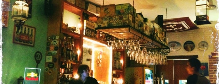 Club De La Cerveza is one of Bars.