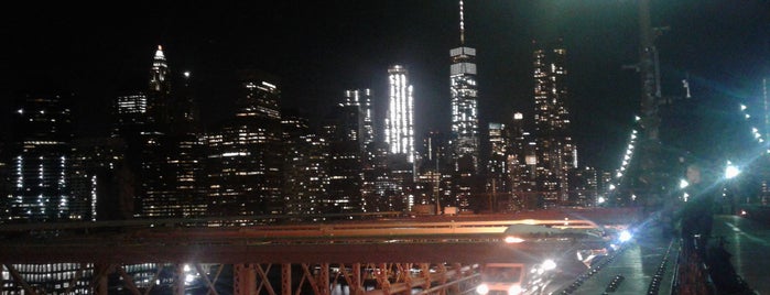 Puente de Brooklyn is one of Lugares favoritos de Paola.