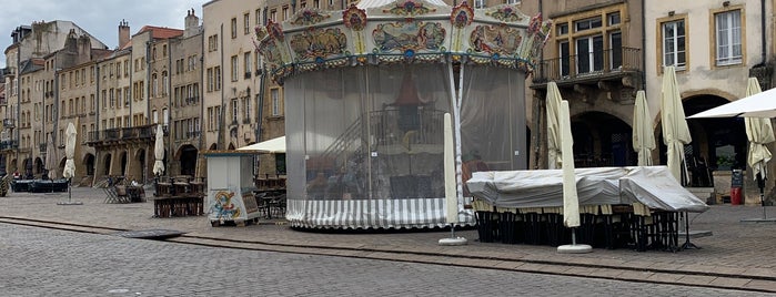 Place Saint-Louis is one of Thierry'in Beğendiği Mekanlar.