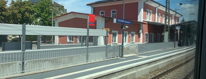 Bahnhof Vilshofen is one of München - Passau (Donau-Isar-Express).