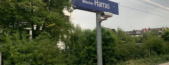 S+U Harras is one of Arbeitsweg.
