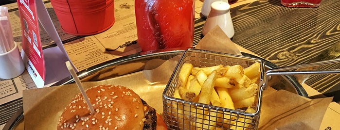 Ketch Up Burgers is one of Питер - где нравится еда.