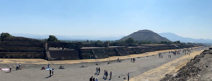 Zona Arqueológica de Teotihuacán is one of Lieux qui ont plu à Paula.