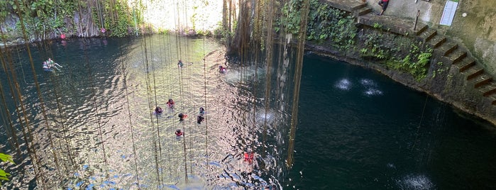Cenote Ik Kil is one of Posti che sono piaciuti a Paula.
