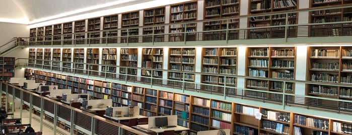 İstanbul Üniversitesi Edebiyat Fakültesi Kütüphanesi is one of Lieux sauvegardés par ⚓️Ceyda.