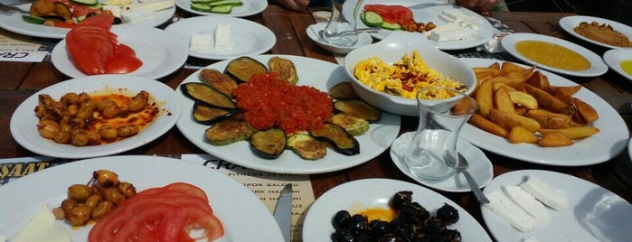 ÂLÂ Cafe & Restaurant is one of K G'ın Beğendiği Mekanlar.
