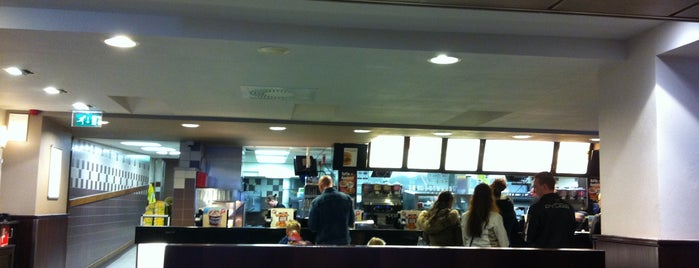 McDonald's is one of Locais curtidos por Kevin.