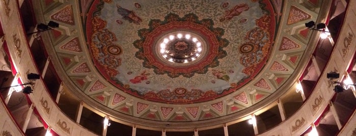Teatro Persiani is one of Teatri.