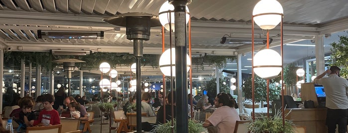 Verde Cafe & Restaurant is one of Brunch Nicosia.