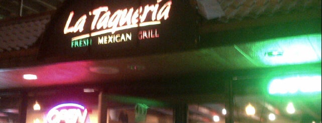 La Taqueria Grill is one of สถานที่ที่บันทึกไว้ของ Jenn.