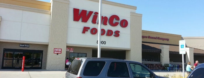 WinCo Foods is one of สถานที่ที่ LoneStar ถูกใจ.
