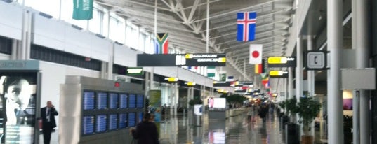 Вашингтонский аэропорт имени Даллеса (IAD) is one of Airports of the World.