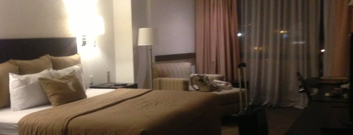Hotel Mision is one of Tempat yang Disukai Liliana.
