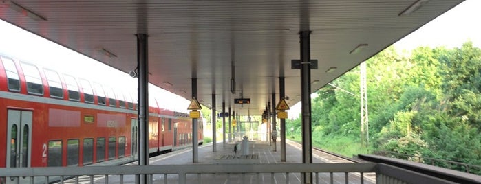 Bahnhof Hanau West is one of Bf's Rhein-Main.