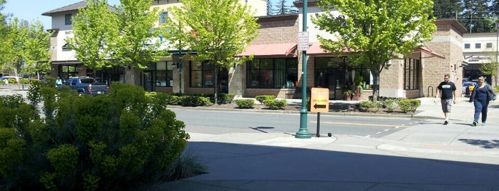 Mill Creek Town Center is one of Carrieさんのお気に入りスポット.