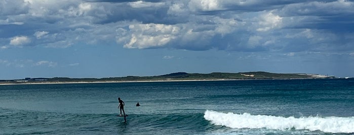 North Cronulla Beach is one of Darrenさんのお気に入りスポット.