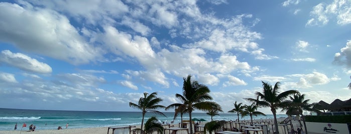 Cocos Beach Club is one of Gespeicherte Orte von Tim Maurice.