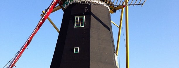 Molen De Jonge Johannes is one of Tempat yang Disukai Jens.