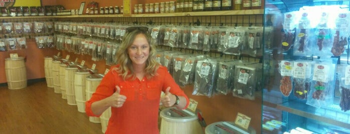 The Beef Jerky Outlet is one of Lugares favoritos de Josh.