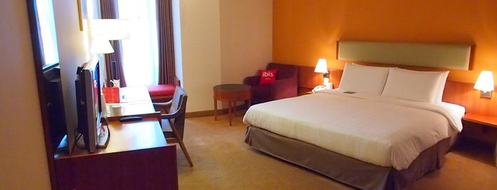 Ibis Ambassador Hotel is one of Yasemin : понравившиеся места.
