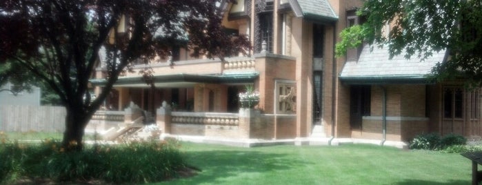 Frank Lloyd Wright Home and Studio is one of Chicago.