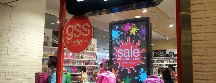 Smiggle is one of Tampines Ctr.