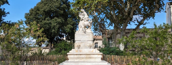 Place de la Canourgue is one of Montpellier : best spots.