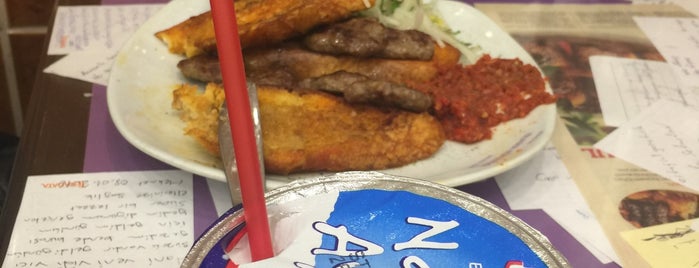 Ahmet Usta AKO Islama Köftecisi is one of Sıra dışı yeme içme mekânları.