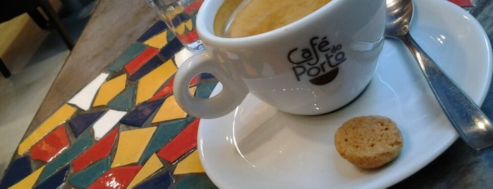 Café do Porto is one of Tempat yang Disukai Jucinara.
